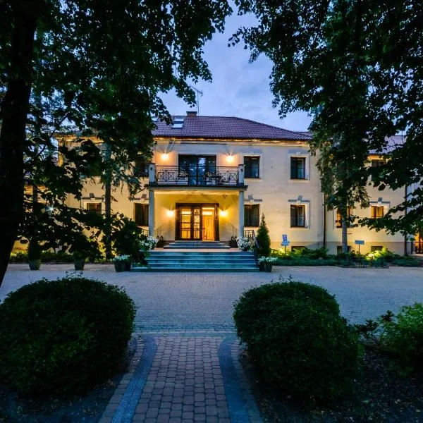 拉斯沃达酒店，位于Lipówki的酒店