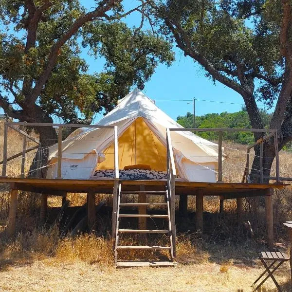 Lost Paradise - Cozy tent in Nature，位于Sabóia的酒店