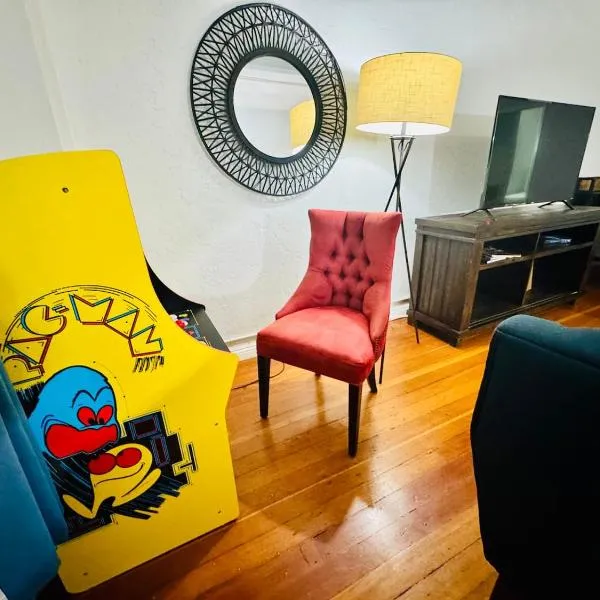 Walk to Conv Center Free Parking 4 Beds，位于圣地亚哥的酒店