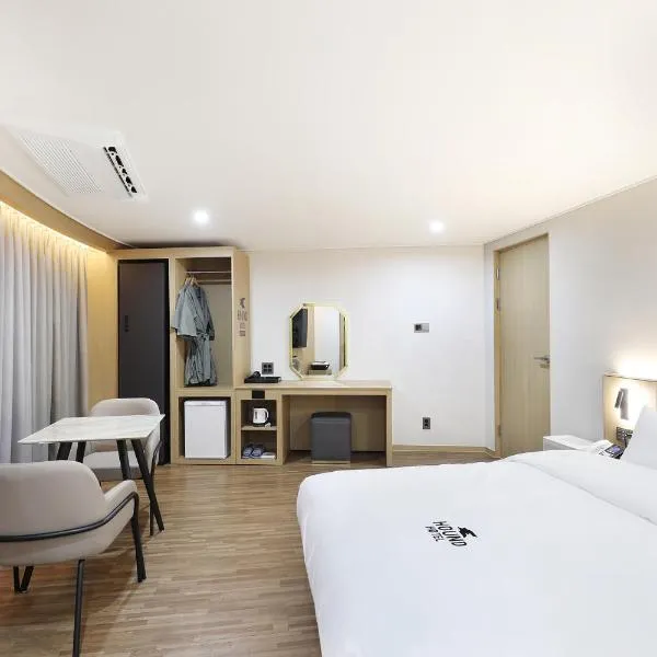 Hound Hotel Jeonju Joonghwasan，位于全州市的酒店