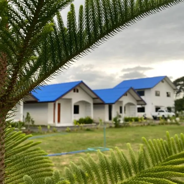 Route652 Resort Singburi，位于In Buri的酒店