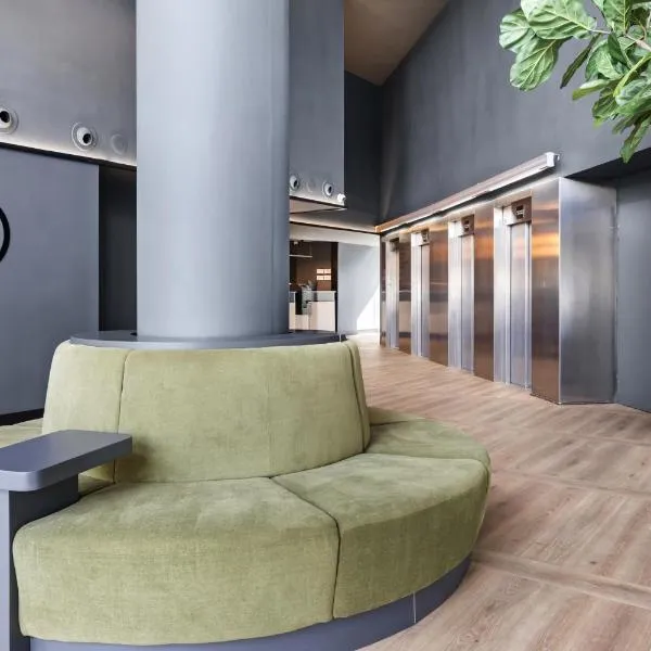 B&B HOTEL Barcelona Mollet Porta de Gallecs，位于莫勒山谷的酒店