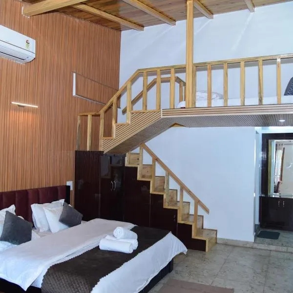 The Lake Edge，位于奈尼塔尔的酒店