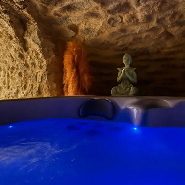 UZES CÔTÉ VILLAGE - Chambre d'hôtes，位于Fontarèches的酒店