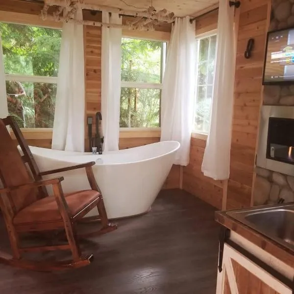 Treehouse Place at Deer Ridge Featured top 10 USA,位于史诺霍米须的酒店