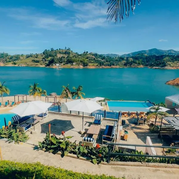 Viajero Guatapé Hostel & Lake Club，位于瓜塔佩的酒店