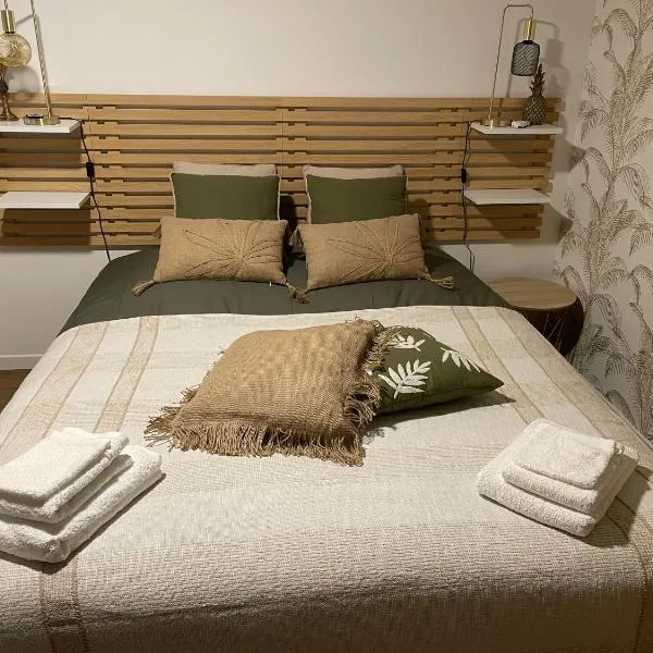 House in forest proche GR and circuit，位于Saint-Mars-la-Brière的酒店