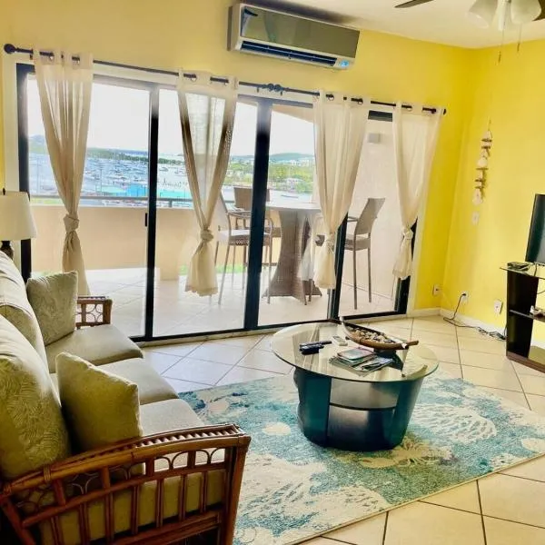 Relaxing 1bed 1bath Villa In Downtown Red Hook!，位于拿撒勒的酒店