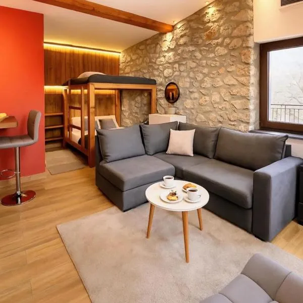 ΧΑΡΟΥΛΑ ΣΤΟΥΝΤΙΟ 2，位于帕弗兰尼的酒店