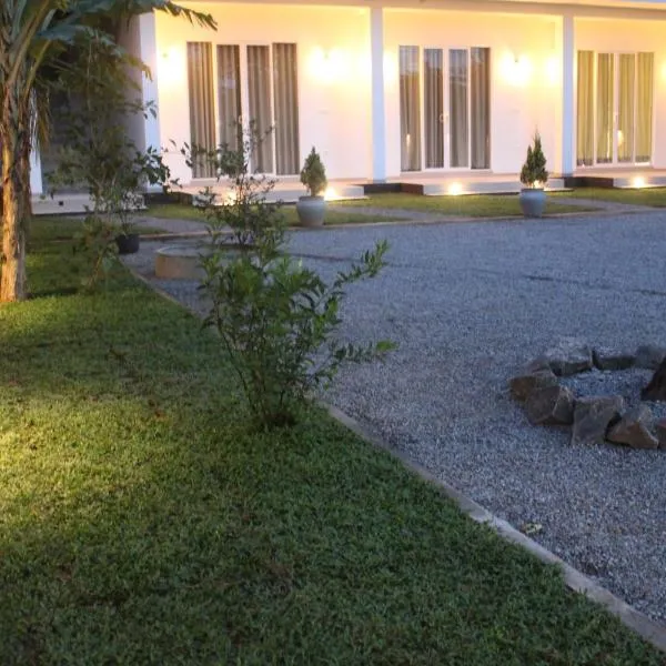 Exin River Breeze Transit Hotel - Katunayake，位于Dandugama的酒店