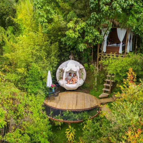 Levit Glamping - Hotel Guatapé Peñol，位于瓜塔佩的酒店