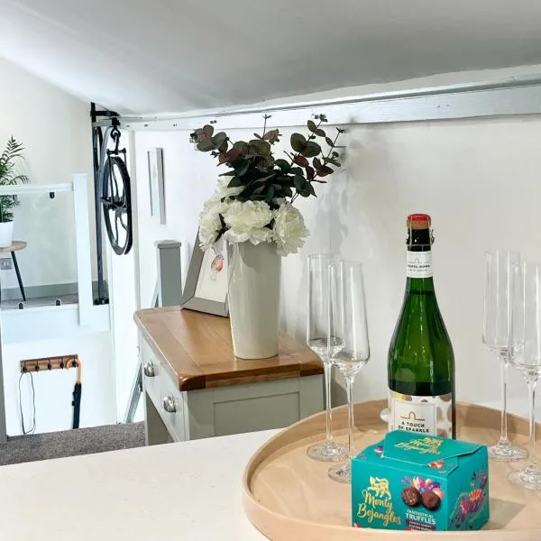 The Mews Pet Friendly and Parking，位于佩特沃斯的酒店