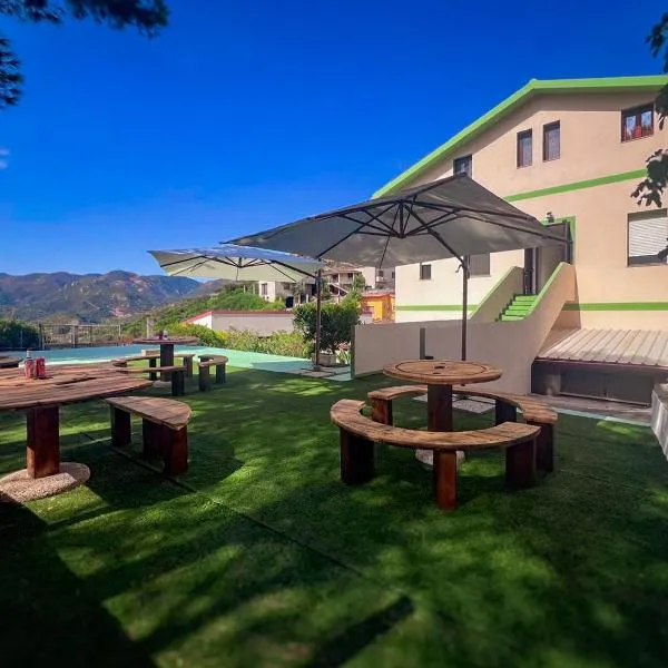 Ostello Brebei Niedda - Base Camp Outdoor & View，位于贡内萨的酒店