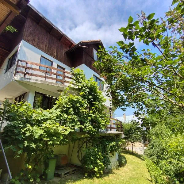 Maison Bramber- a Home for those who seek it.，位于普雷德鲁特的酒店