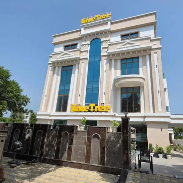 Lime Tree Hotel Near Indian Expo Mart Greater Noida，位于大诺伊达的酒店