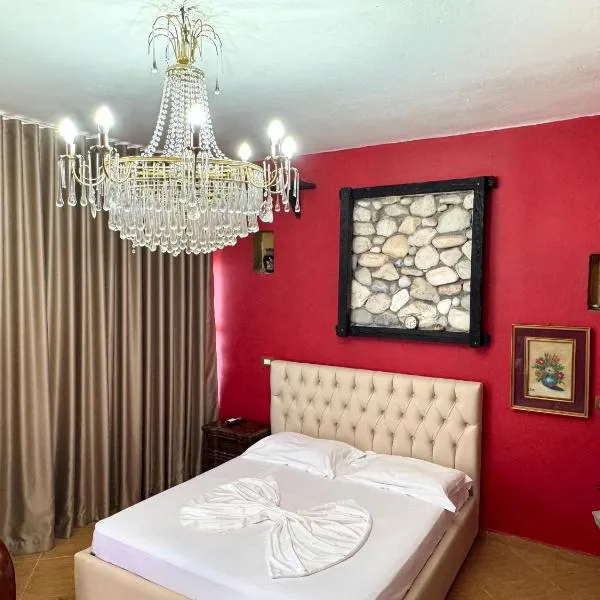 Hotel Vila "Oda E Miqve"，位于伏罗拉的酒店