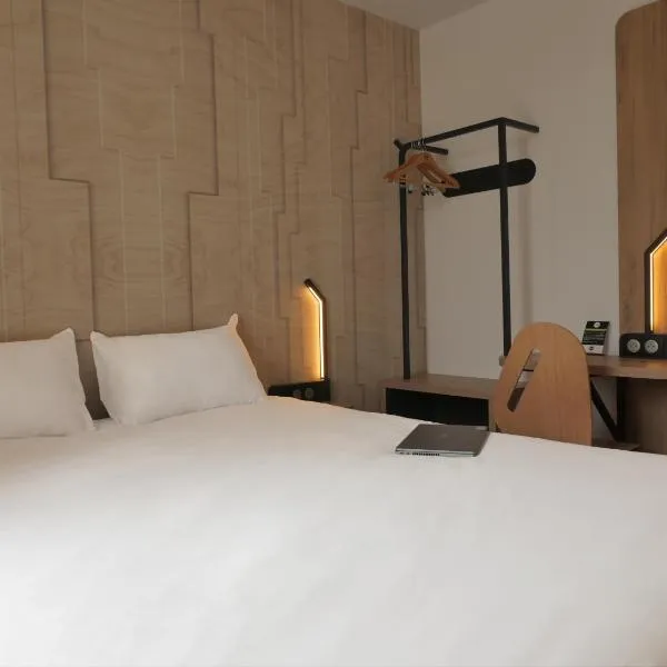 B&B HOTEL Carcassonne Rocadest La Cité，位于卡尔卡松的酒店