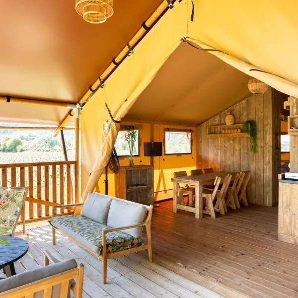 Camping et Lodges de Coucouzac，位于拉戈尔斯的酒店