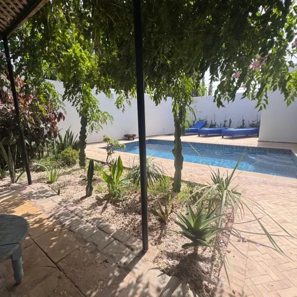 Dar D'art Luz Galerie Boutique Guest house，位于Ghazoua的酒店