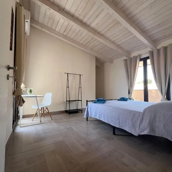 Rooms Home，位于帕尔米的酒店