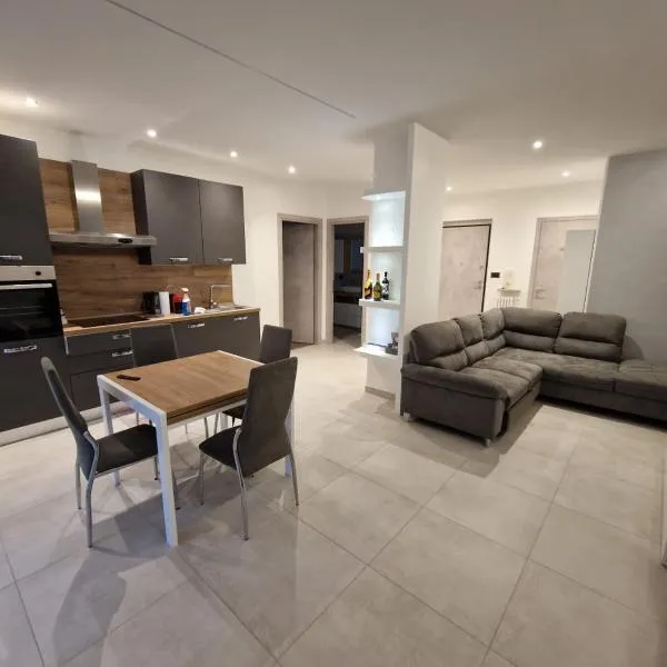 Giulietta Apartment Cuneo，位于库尼奥的酒店