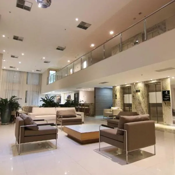 Quarto Economico Hotel - Complexo Prima cittá ao lado do Shoping Patio Mix,位于利尼亚雷斯的酒店