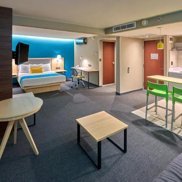 都市快捷托卢卡酒店，位于托卢卡的酒店