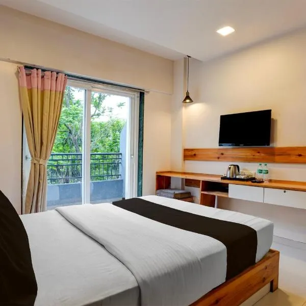 Super Townhouse Oak Gravity Inn，位于浦那的酒店