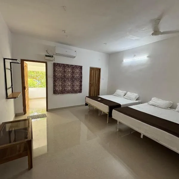 Chellams Churchview Homestay，位于Velankanni的酒店