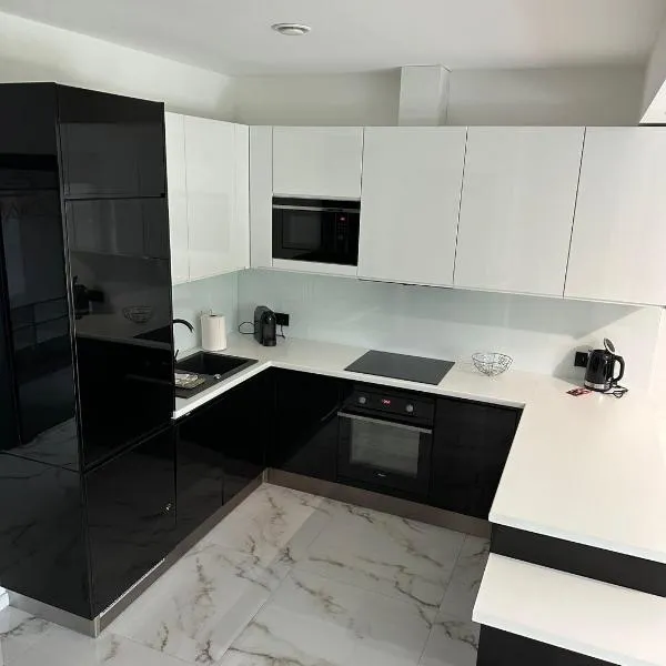 Apartament 2 z ogródkiem，位于Sieniawa Żarska的酒店