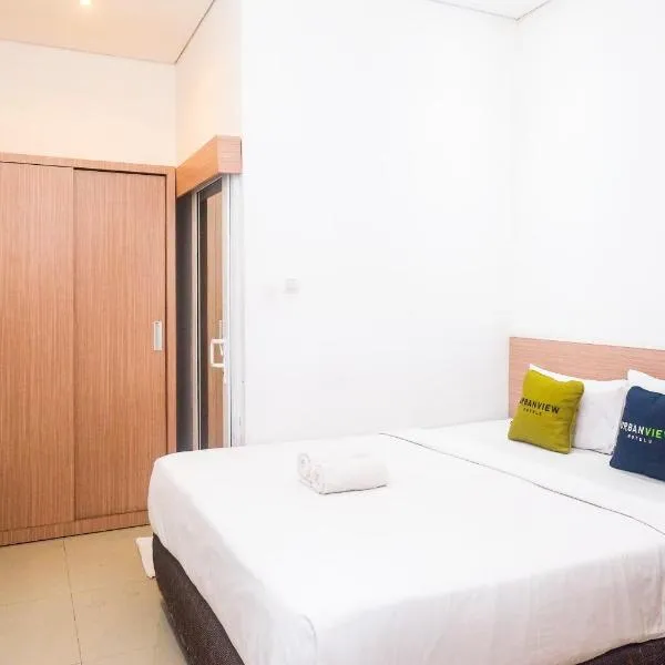 Urbanview Hotel Syariah Hapsari YIA，位于日惹的酒店