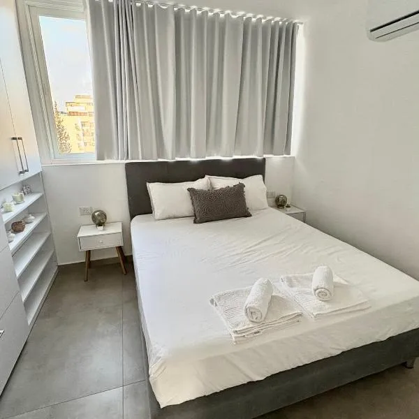 Boutique apartment - דירה בוטיק，位于里雄莱锡安的酒店