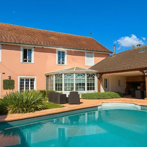 Champagne Therapy Demeure de charme avec piscine et SPA - 7 chambres，位于Saint-Martin-dʼAblois的酒店
