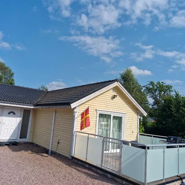 HOLIDAY NEST Family Guest House 80m2 - Mysigt gästhus med två sovrum i Höör，位于赫尔的酒店