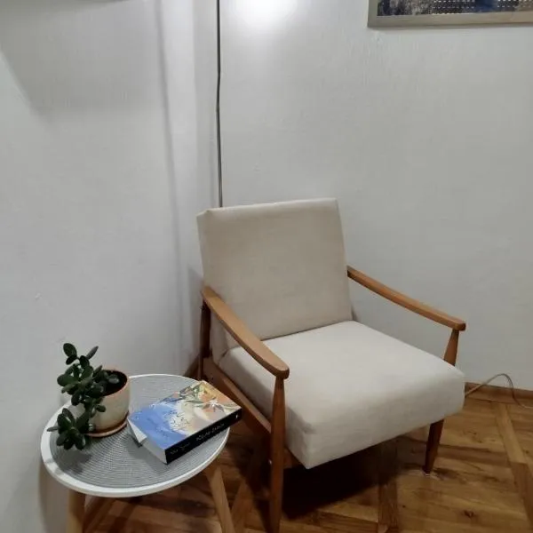 Fina Apartman，位于莱斯科瓦茨的酒店