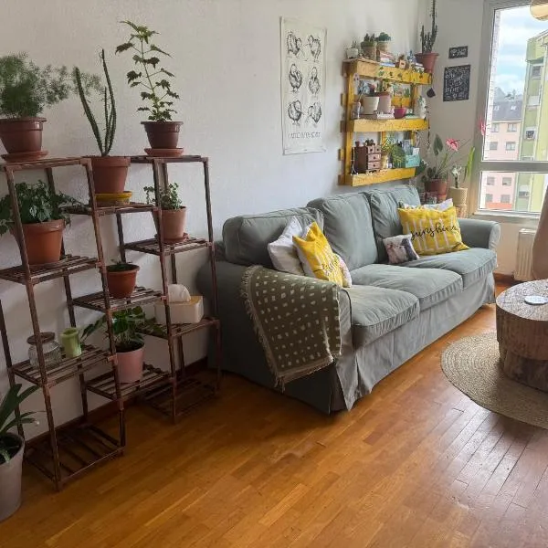 Dulce y sereno piso en Oviedo，位于奥维多的酒店