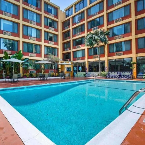 Quality Inn & Suites Montebello - Los Angeles，位于蒙特贝罗的酒店