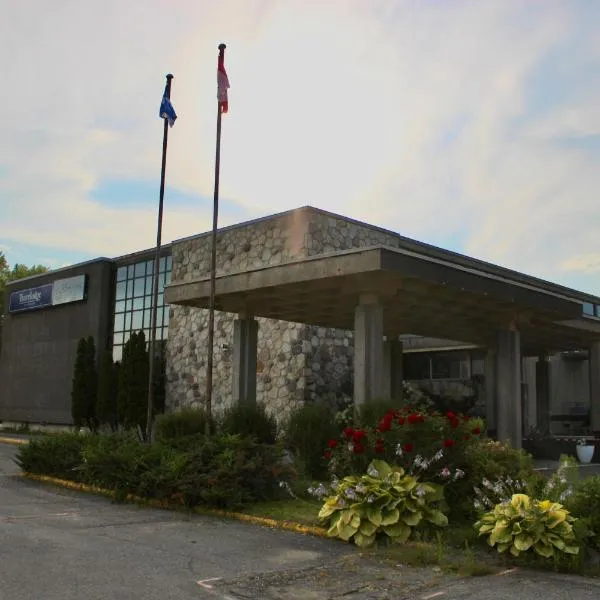 Travelodge by Wyndham Trois-Rivieres，位于三河城的酒店