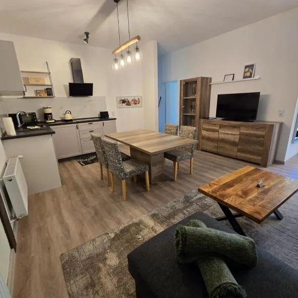 Neu renovierte, komplett ausgestattete Ferienwohnung mit 2 Schlafzimmern，位于Neu Gaarz的酒店