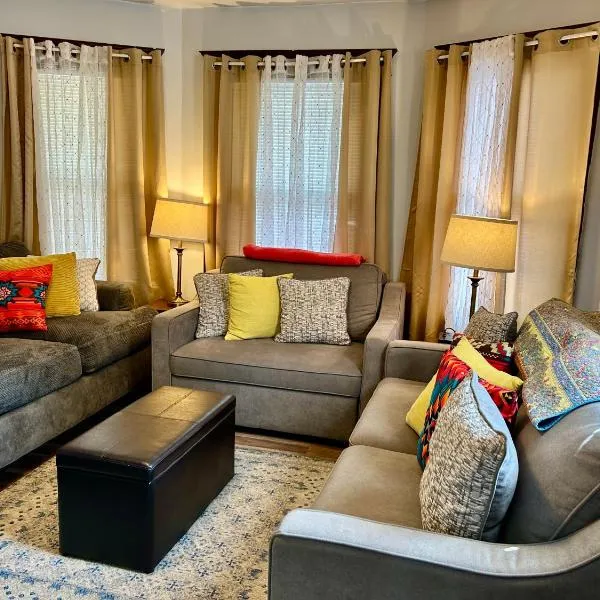 Cozy First Floor Apartment，位于奇科皮的酒店