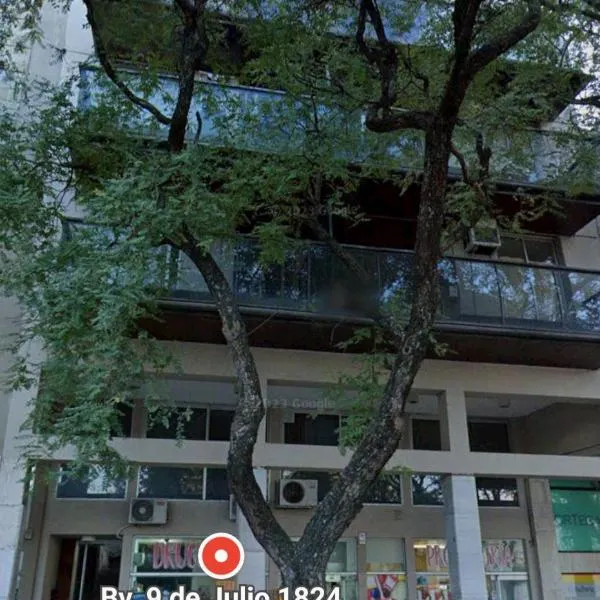 PINEROLO Apart，位于圣弗朗西斯科的酒店