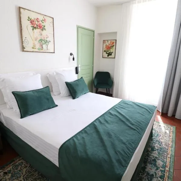 La Villa Roseraie , Hôtel Familial OUVERT TOUTE L'ANNEE，位于旺斯的酒店