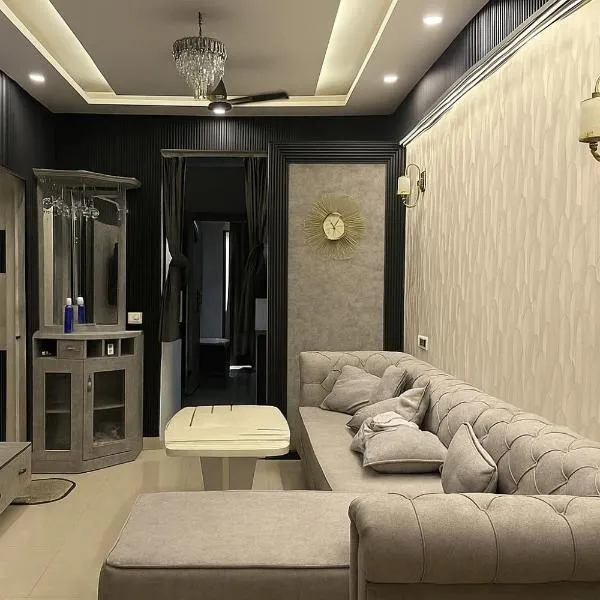 Sams Luxe Homestay，位于Karnal的酒店