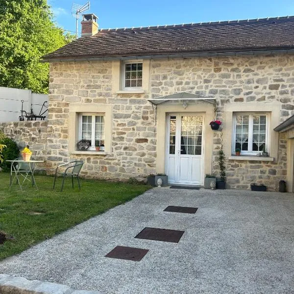 Charmante petite maison en pierre，位于Boutigny-sur-Essonnes的酒店