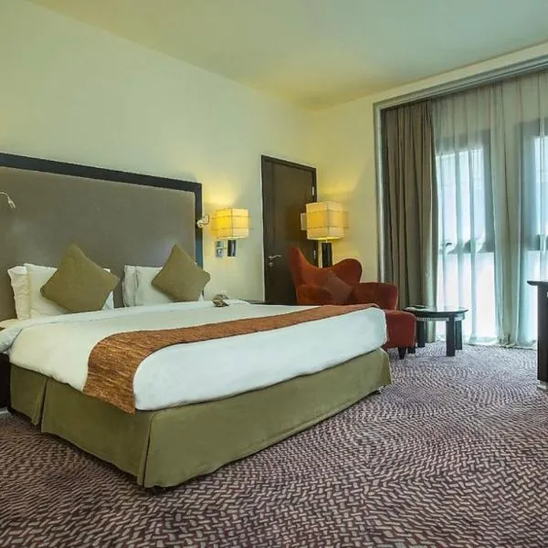 Hotel Pecefic Suites Near IGI Delhi Airport，位于德里的酒店