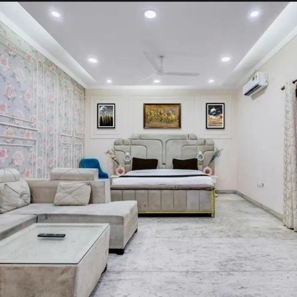 Hotel The Arrow Paschim Vihar，位于新德里的酒店