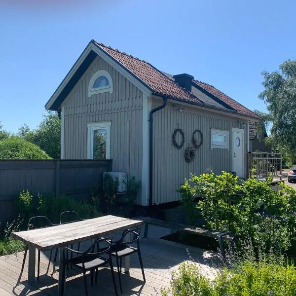 Station Bed and Kitchen Guesthouse，位于瓦尔贝里的酒店