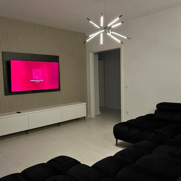 AccentBlack，位于古拉哈莫卢洛伊的酒店