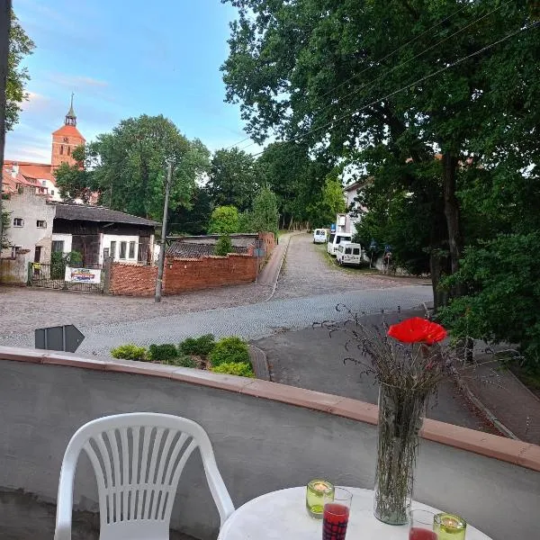 Kamienica z Balkonem - pokoje gościnne，位于雷谢尔的酒店