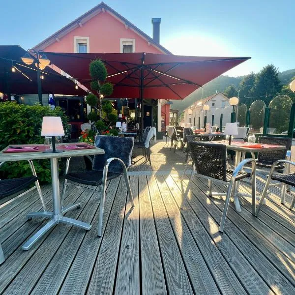 LOGIS HÔTEL, CHALETS et RESTAURANT LES CHATELMINÉS，位于拉布雷斯的酒店